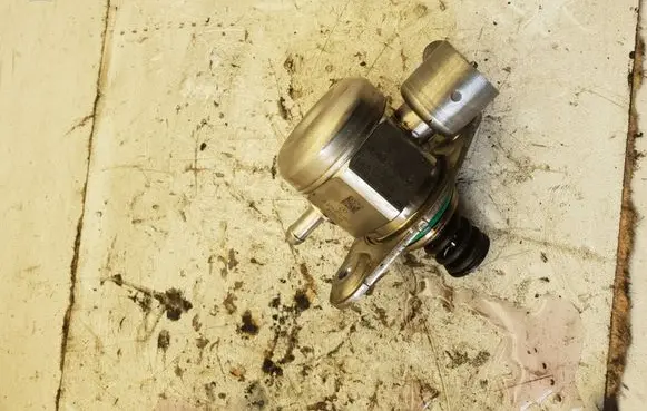 Mercedes-Benz C W205 Fuel injection high pressure pump A2740700501 PH0020
