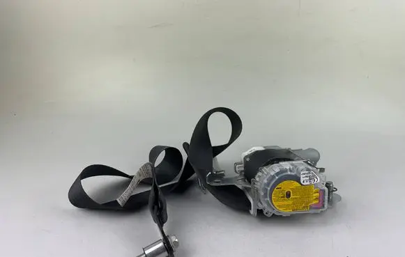 Subaru Forester SJ Front seatbelt 7T8310-P 530489 E40641153
