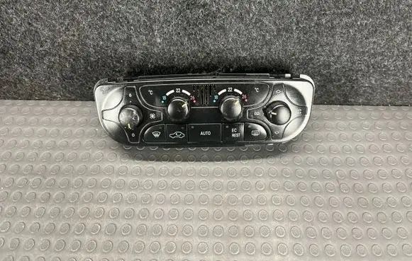 Mercedes-Benz C W203 Climate control unit 2038300285
