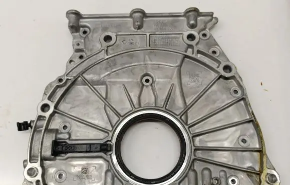 BMW 3 G20 G21 Timing belt guard (cover) 8640047
