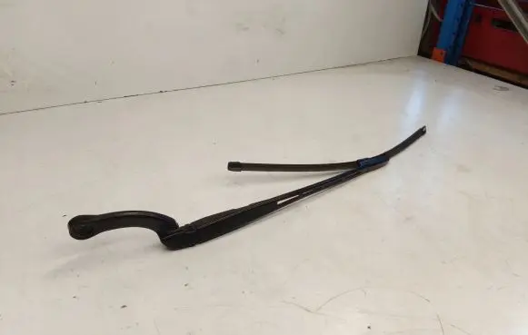 Audi A4 S4 B7 8E 8H Front wiper blade arm 8E1955407C