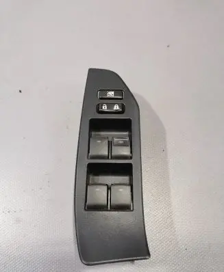 Toyota Verso Electric window control switch 840400F020