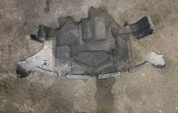 Audi A2 Engine splash shield/under tray 8Z0825235 8Z0825235F