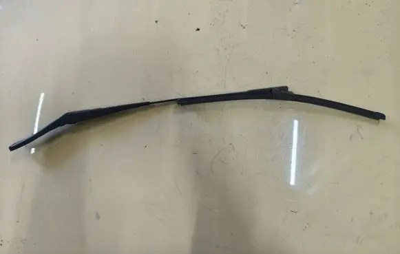 Opel Astra H Front wiper blade arm 13111220
