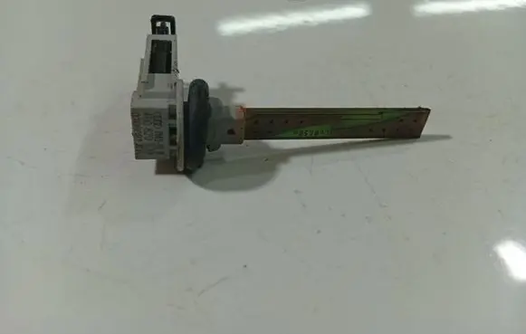 Volkswagen PASSAT B6 Interior temperature sensor 4B0820539