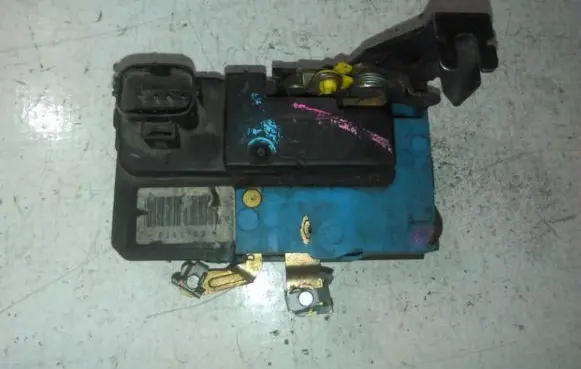 Volvo S80 Front door lock 9141702