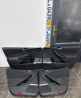 Volkswagen PASSAT B6 Front door card panel trim