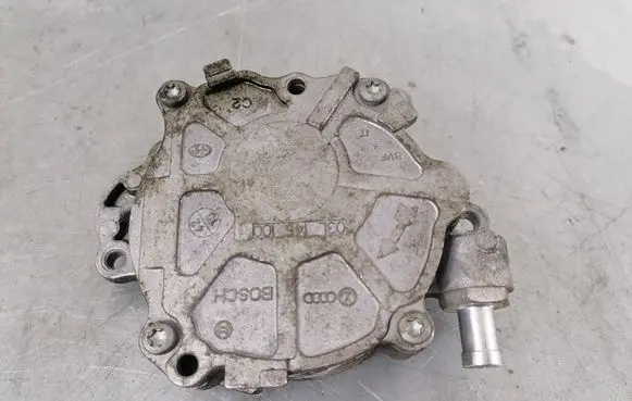 Audi A6 S6 C6 4F Vacuum pump 03L145100