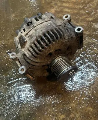 Mercedes-Benz E W211 Generator/alternator A6421540402 2543289A TG17C030