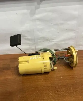 BMW X5 E70 Fuel injection high pressure pump 7164315 D2952