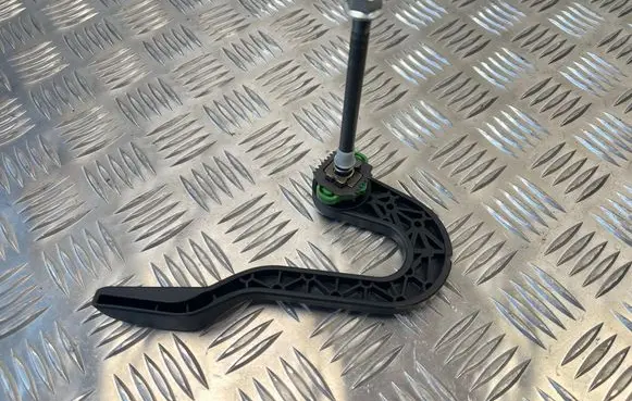 Volkswagen Touareg II Steering wheel adjustment handle/lever 660050