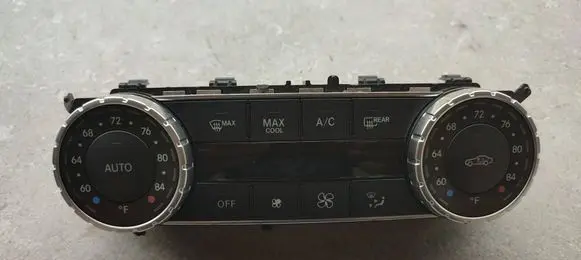 Mercedes-Benz C W204 Climate control unit A2049004512
