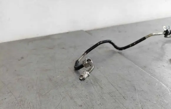 Fuel injector supply line/pipe