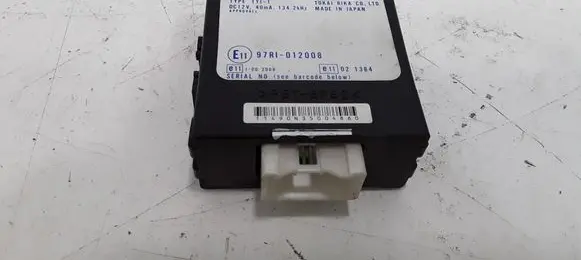 Toyota Corolla E120 E130 Immobilizer control unit/module 97RI012008