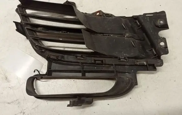 Mazda 6 Front bumper lower grill GAM650C21