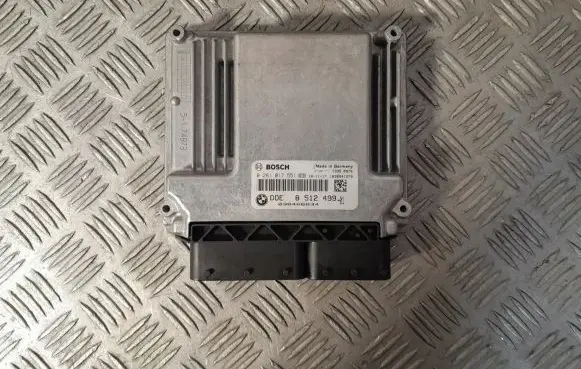 BMW 1 E81 E87 Engine control unit/module DDE8512499