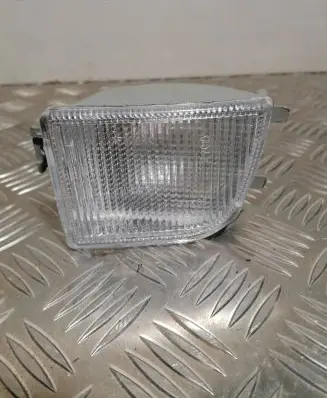 Volkswagen PASSAT B4 Front indicator light 3A0953155A 14246500