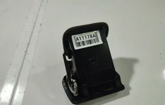 Volkswagen PASSAT CC Dash center air vent grill 3C1819701