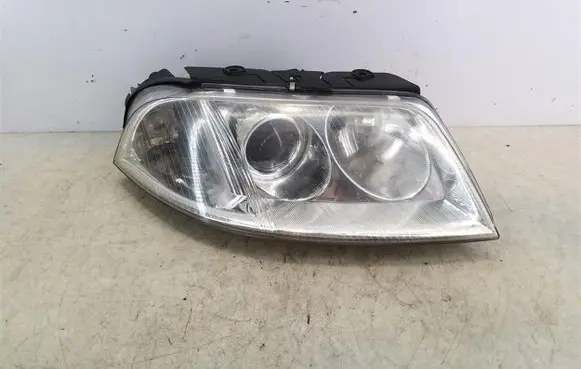 Volkswagen PASSAT B5.5 Headlight/headlamp