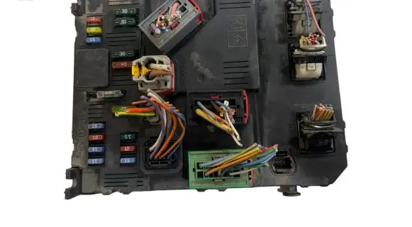 Peugeot Partner Fuse module 9657999780 S118085220F