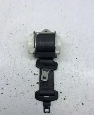 Middle seatbelt (rear)