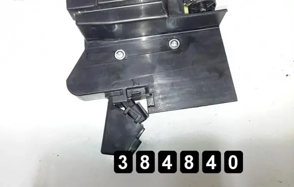 Renault Sandero II Rear door lock 825037563rd