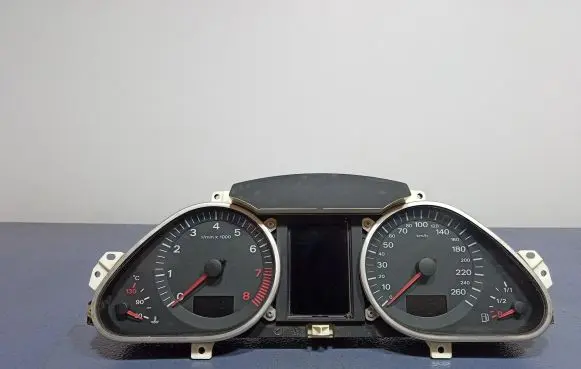 Audi A6 S6 C6 4F Speedometer (instrument cluster)