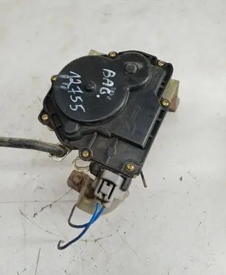 Fuel tank cap lock