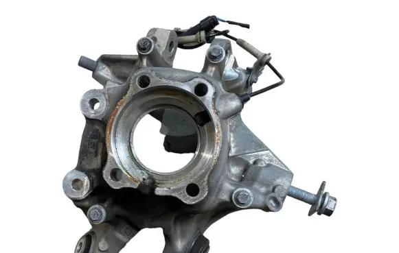 Rear wheel hub spindle/knuckle