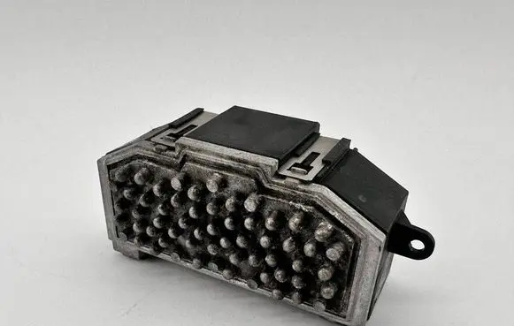 Audi TT TTS Mk2 Heater blower motor/fan resistor 3C0907521B 2468105382 994044P