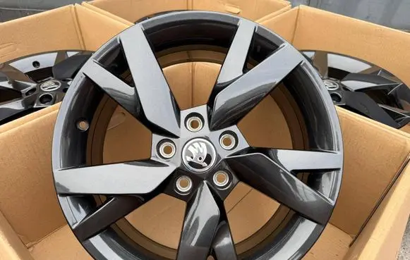 Skoda Octavia Mk4 R17 alloy rim 5E3601025