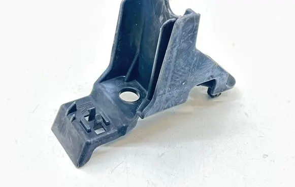 Suzuki Swift II Radiator mount bracket 7173368L0