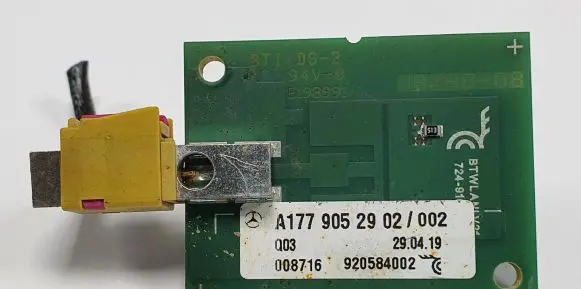Mercedes-Benz A W177 Antenna control unit A1779052902