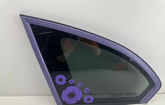 Chevrolet Captiva Rear side window 96622512