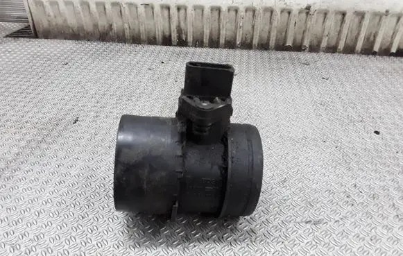 Skoda Octavia Mk2 (1Z) Mass air flow meter 0281002461 074906461B