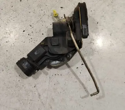 Suzuki Grand Vitara I Rear door lock 153J0611