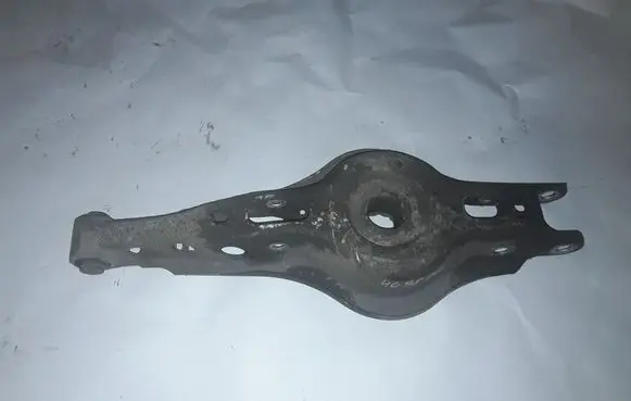 Rear upper control arm/wishbone