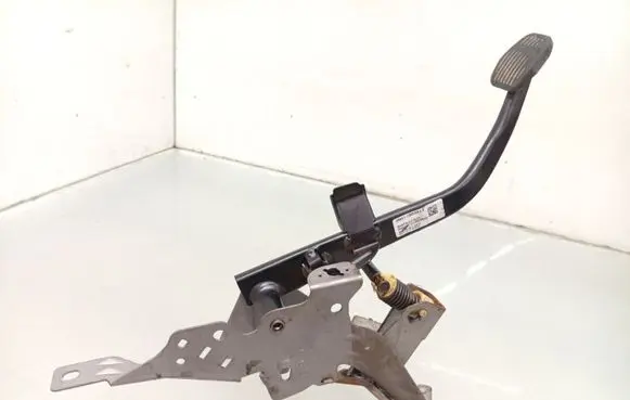 Ford Kuga I Clutch pedal 3M517B633LE
