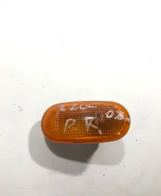 Mitsubishi L200 Front fender indicator light E4016534 P2133