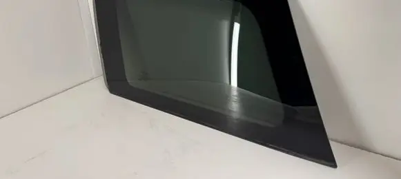 Mini Cooper Countryman F60 Rear vent window glass 