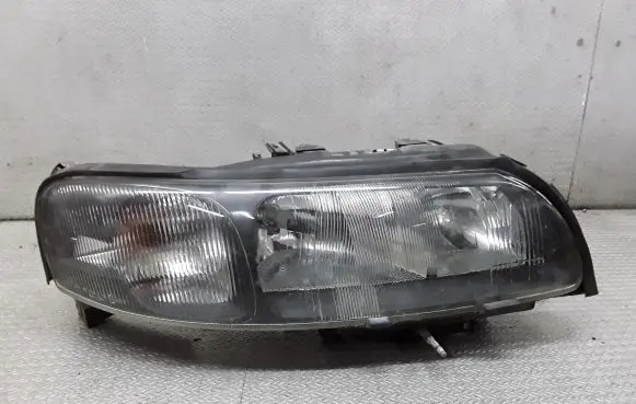 Volvo V70 Headlight/headlamp 8693568