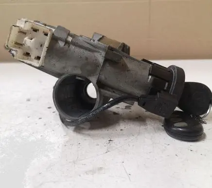 Volkswagen Sharan Ignition lock P012106