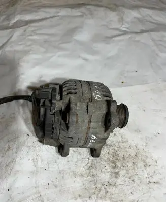 Volkswagen Golf IV Generator/alternator 028903028F