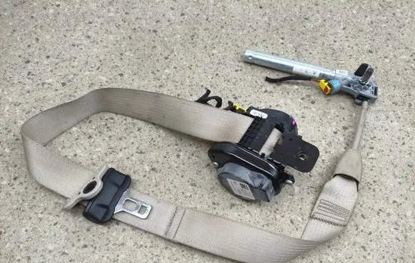 Chrysler Pacifica Front seatbelt 630009400F R2021014ABK