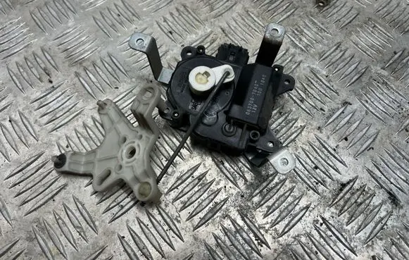 Mitsubishi Pajero Air flap motor/actuator 0637007040