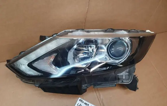 Nissan Qashqai Headlight/headlamp 10018013