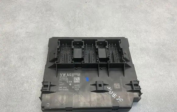 Volkswagen Scirocco Comfort/convenience module 5K0937086M