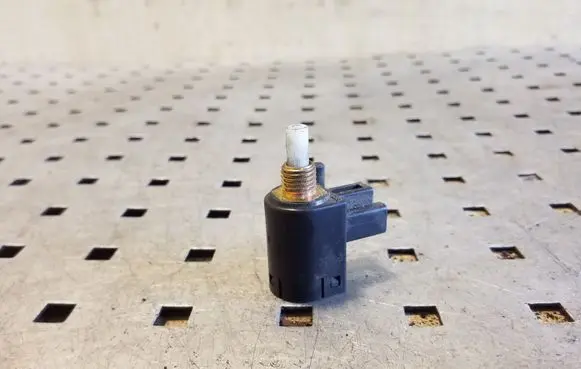 Clutch pedal sensor