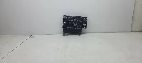 Volvo V70 Climate control unit 30782903