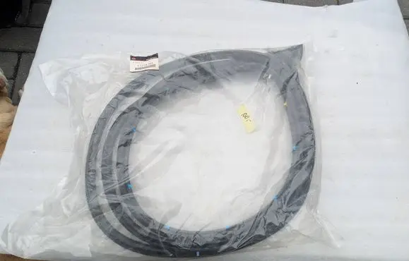 Mitsubishi Outlander Rubber seal front door (on door) 5725A394